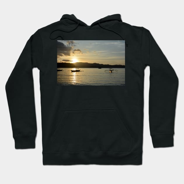 Coucher de soleil Plage des Philippines Hoodie by franck380